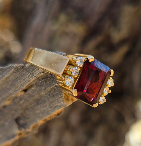 Garnet and Diamond 18k Gold Antique Ring